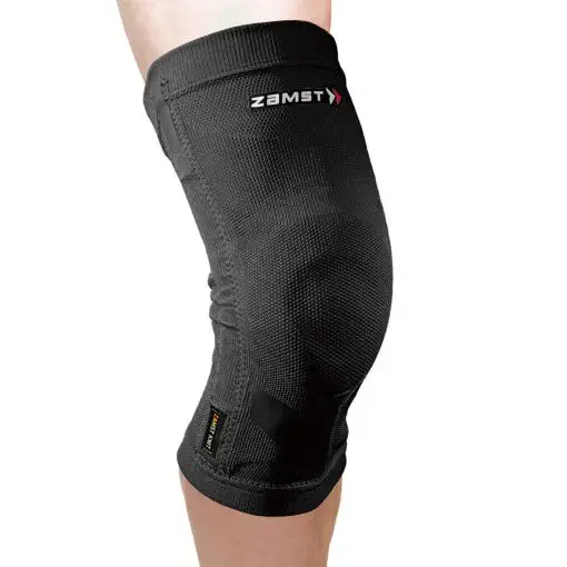 Zamst ZK Motion knästöd med hybrid-stickteknik och 3D-cirkulär patellakudde
