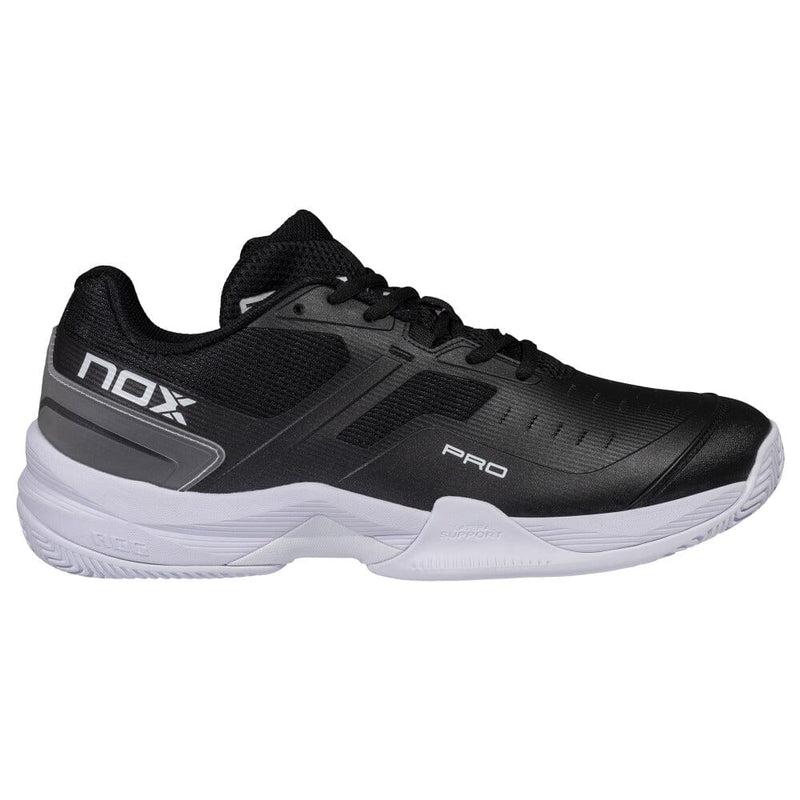 NOX AT10 Pro padelskor 2026 i svart och vitt